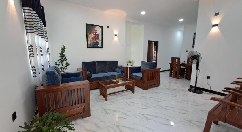 Mario Ocean View Hotel in Negombo