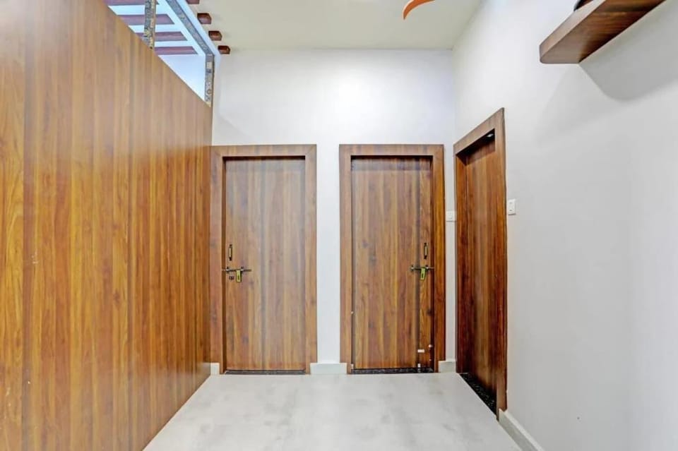 Hotel Brown Hill and Family Restaurant Apartment in Maharashtra