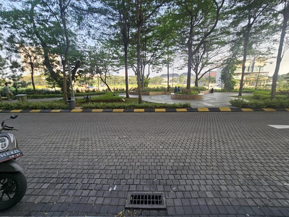 Summerbreeze Studio Apartment Hotel in West Java