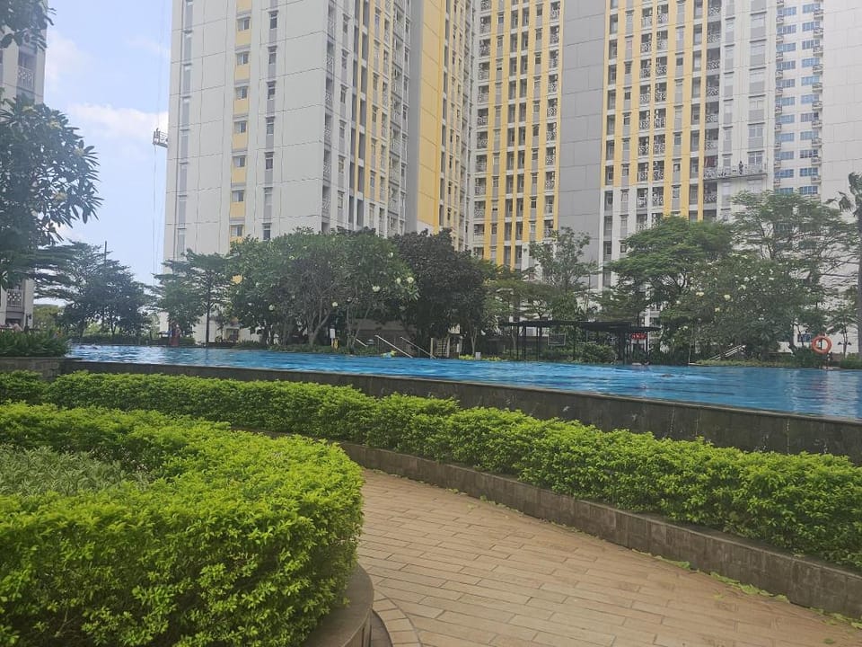 Summerbreeze Studio Apartment Hotel in West Java