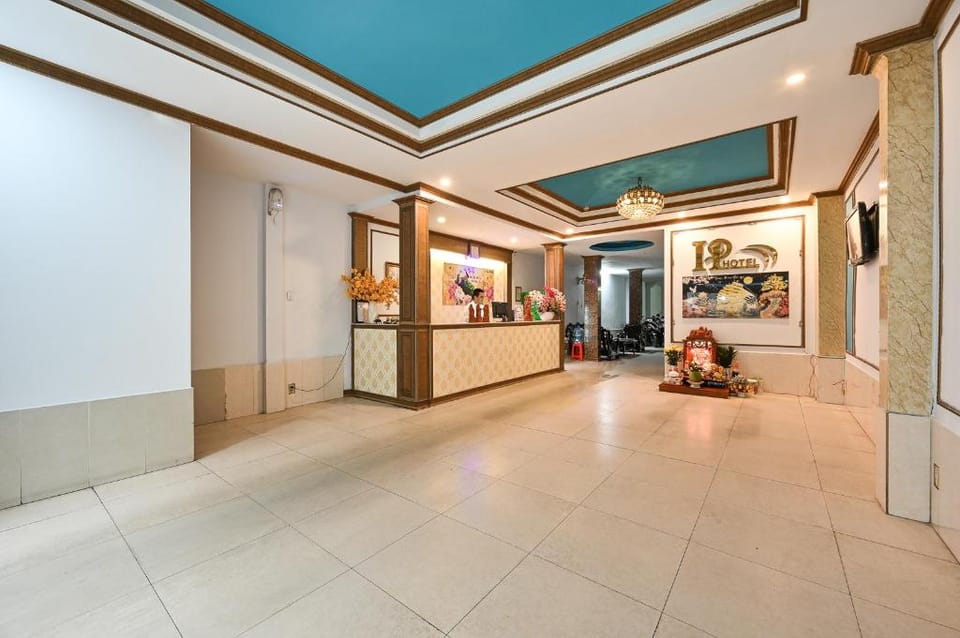 Khách Sạn Hoàng Phụng – Sân Bay Tân Sơn Nhất Hotel in Ho Chi Minh City