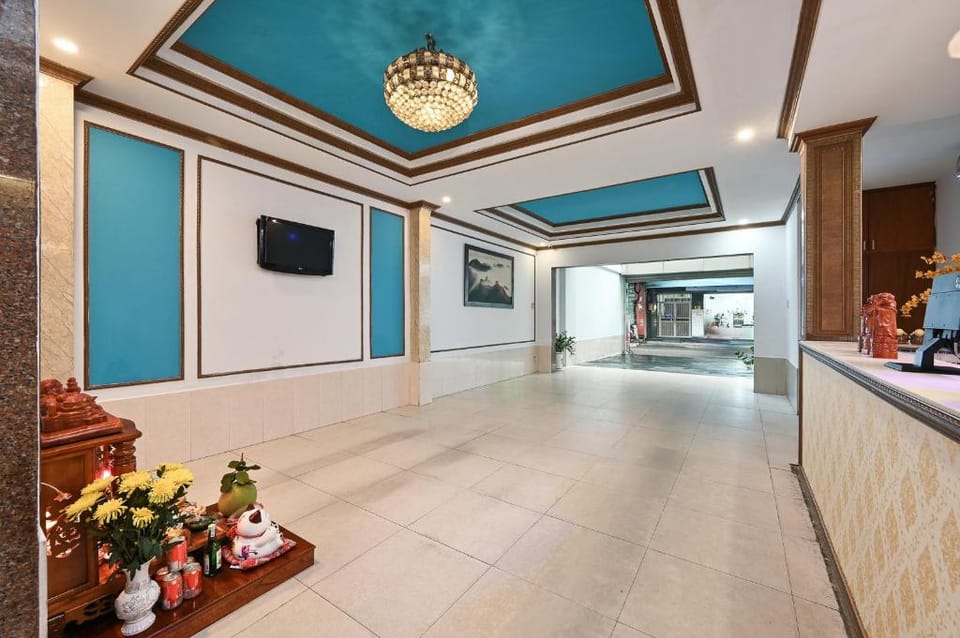 Khách Sạn Hoàng Phụng – Sân Bay Tân Sơn Nhất Hotel in Ho Chi Minh City