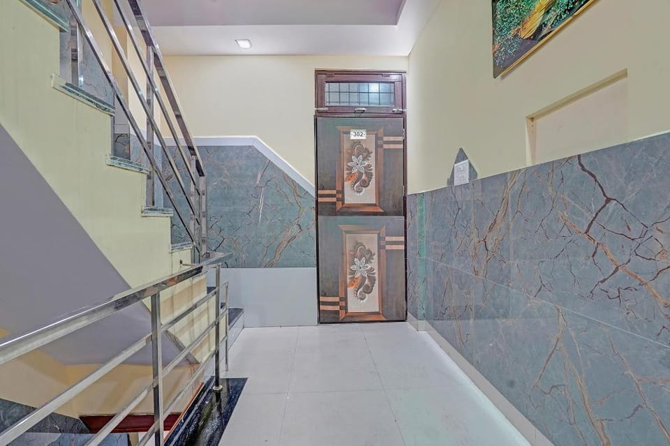 Via Royal Plaza 62 Bed and Breakfast in Noida