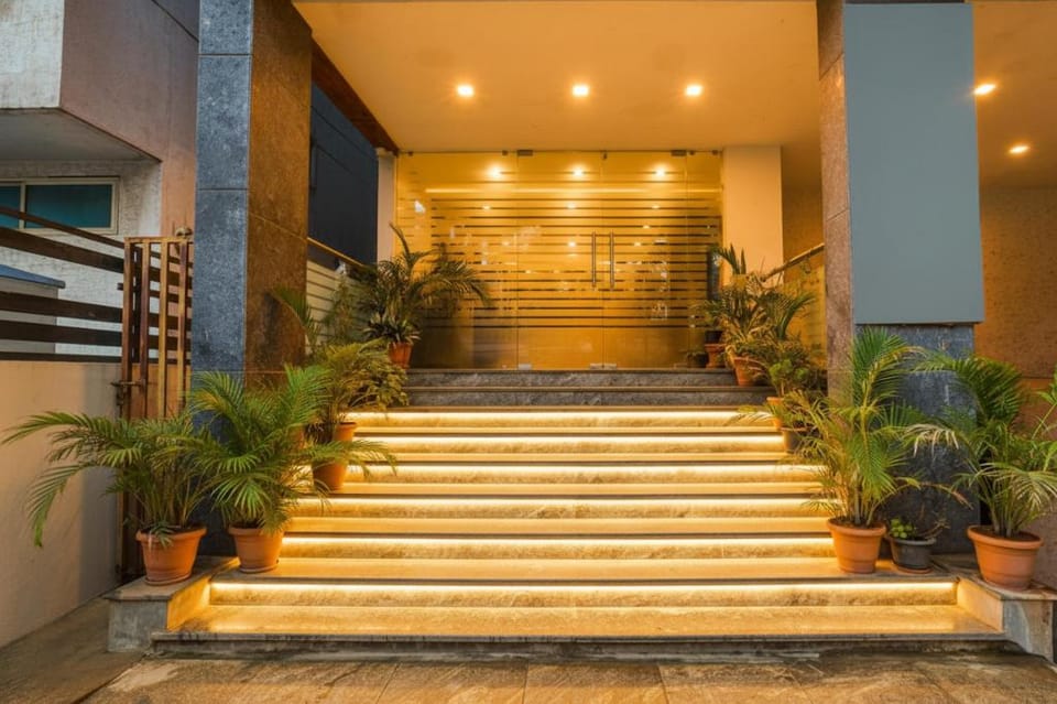 Via Royal Regalia Inn - Tilak Nagar Main Road, near Sagar Apollo Hospital Bed and Breakfast in Bengaluru