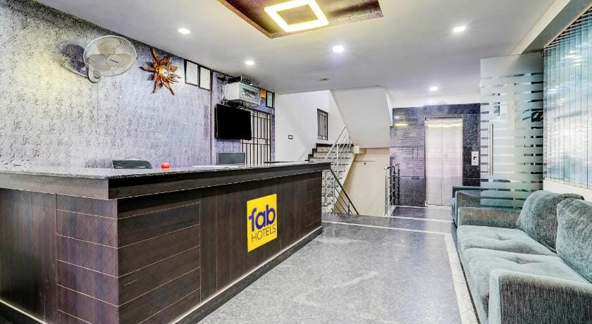 Via Royal Regalia Inn - Tilak Nagar Main Road, near Sagar Apollo Hospital Bed and Breakfast in Bengaluru