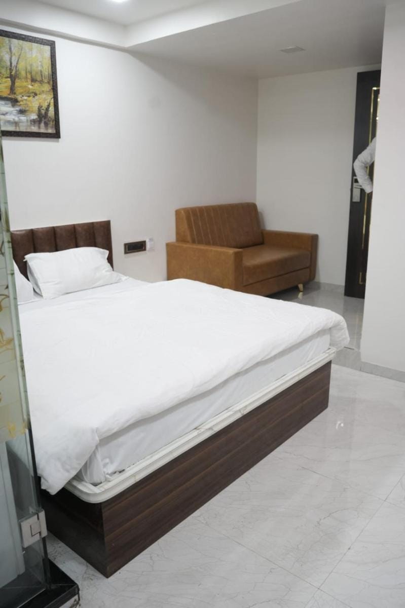 Hotel Rest Hotel in Ahmedabad