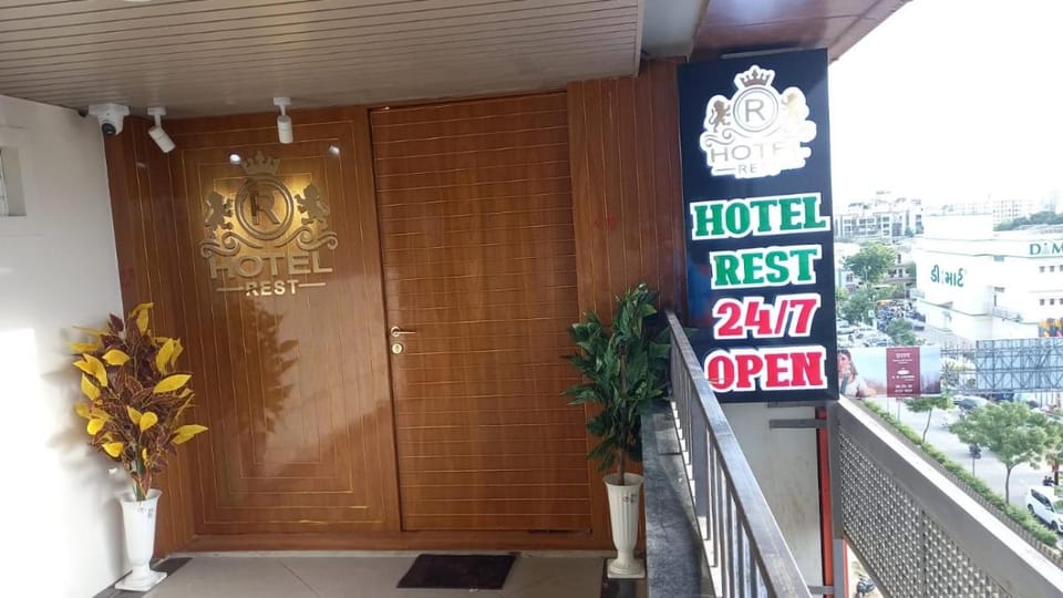 Hotel Rest Hotel in Ahmedabad