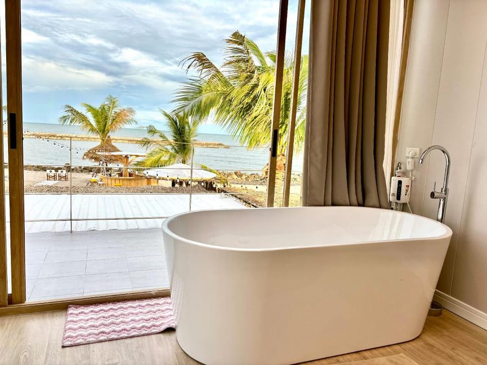 มัลดีฟ รีสอร์ต vibe หาดเจ้าสำราญ  Resort in Thailand