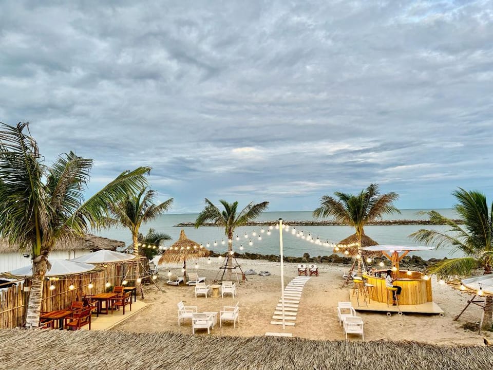 มัลดีฟ รีสอร์ต vibe หาดเจ้าสำราญ  Resort in Thailand