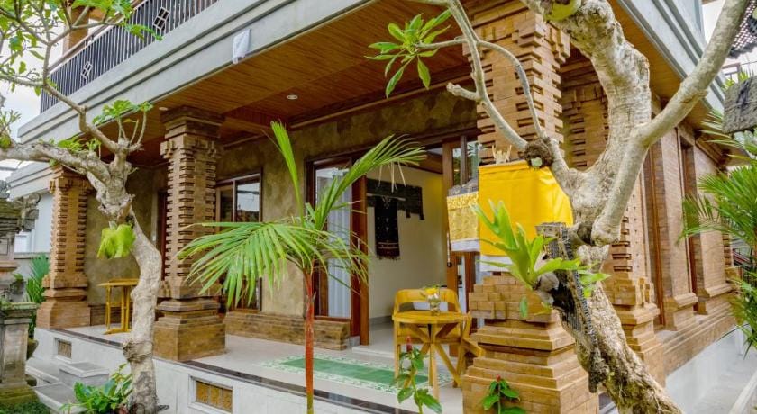 Poset Unique Inn Hotel in Kuta