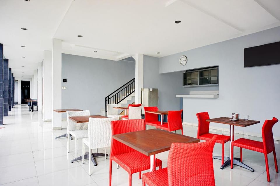 OYO 94785 Diana Homestay Syariah Hotel in Indonesia