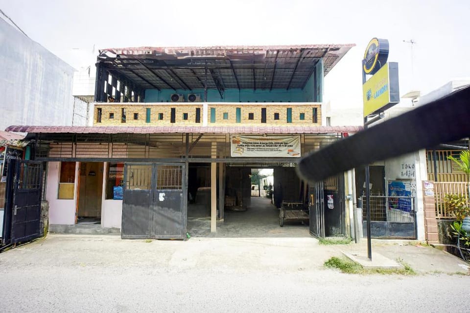 OYO 94768 Al-hamra Guest House Hotel in Indonesia