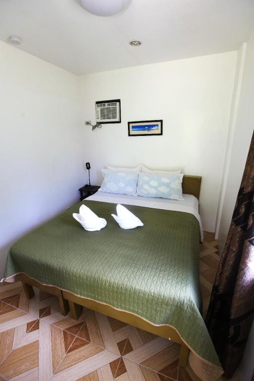 Sagastrand Beach Resort: Cabin Room 2 Hotel in Lapu-Lapu City
