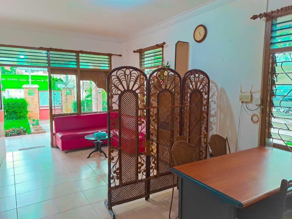 MAWAR Guest House By Hans Management Hotel in Indonesia