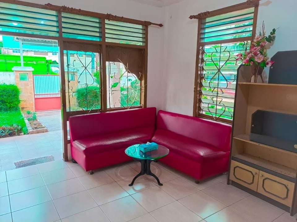 MAWAR Guest House By Hans Management Hotel in Indonesia