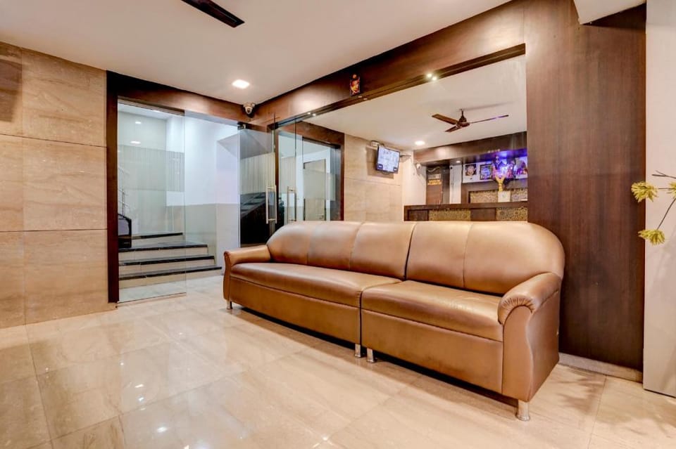 Hotel O Everest Lodging Vashi Hotel in Maharashtra