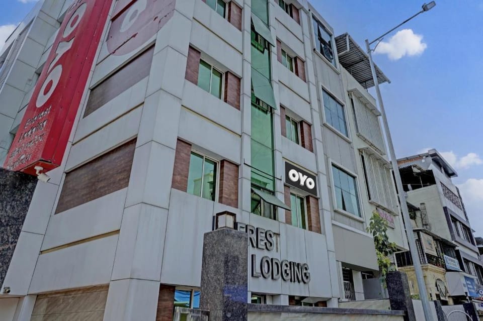 Hotel O Everest Lodging Vashi Hotel in Maharashtra