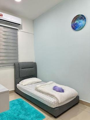 Bayu Temiang 5pax - Pool View Suite Apartment in Negeri Sembilan, Malaysia