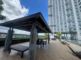 Chill staycation near Ateneo, UP & Maginhawa eats Apartment in Manila City