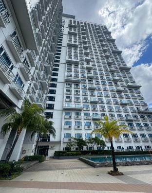 Chill staycation near Ateneo, UP & Maginhawa eats Apartment in Manila City