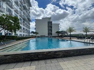 Chill staycation near Ateneo, UP & Maginhawa eats Apartment in Manila City
