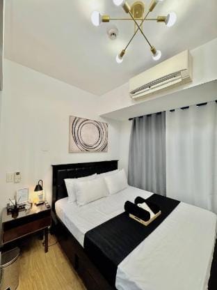 Stunning 42nd Floor Apt with Netflix Apartment in Mandaluyong