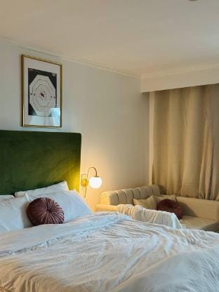 The Suite Reverie Apartment in Makati