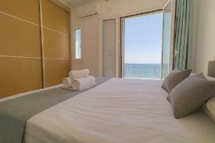 Beachfront Ela Luxury Stay with Jacuzzi   Views Apartment in Islands