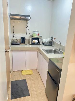 Francisco's Place Staycation (near SM Fairview) Apartment in Quezon City
