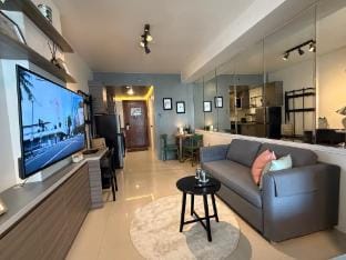 Executive Serviced Apartment at Shell Residences Apartment in Pasay