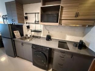 Executive Serviced Apartment at Shell Residences Apartment in Pasay