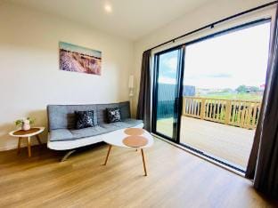 New Townhouse with VIEW - Walking to Botany Center Apartment in Auckland