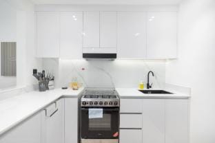 JVC sleeps 2 in a Great Location Apartment in Dubai