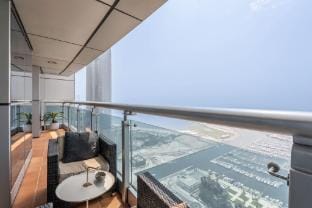 Elegant 2 bed in Marina Sleeps 4 with Palm Views Apartment in Dubai