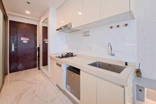 Ivory Nest Studio Sky House BSD Apt By Travelio Apartment in West Java