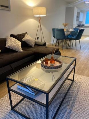 Central MCR- 1BR- Free Parking-Local Attractions Apartment in Manchester