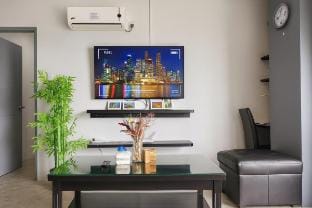Kandi Tower 1BR fully Furnished w/ Open View Apartment in Angeles
