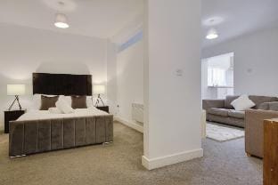 Seaborne Road Apartment in Bournemouth