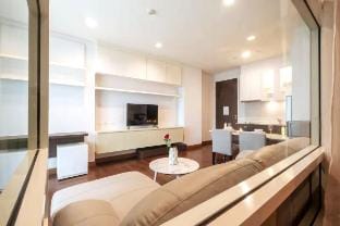 711 | 2 pax | Free Pick Up | Jacuzzi |Thong Lor Apartment in Bangkok
