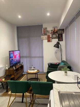 Home Away From Home1 Apartment in Stourbridge