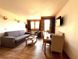 Appartement Ski et Piscine à 2100 Apartment in Mâcot-la-Plagne