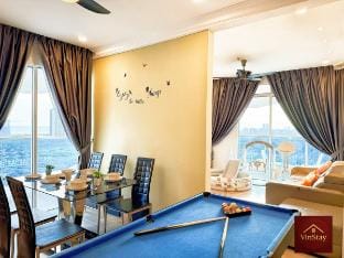 The Wave 6pax | 全海景&城市景色 120寸投影大荧幕_小孩滑梯 桌球 桌足球  Apartment in Malacca