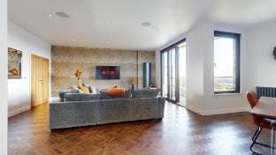 Panorama Penthouse Apartment in Ashford