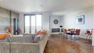 Panorama Penthouse Apartment in Ashford