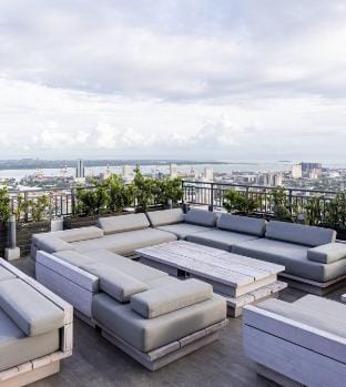 Chateau Nude w/ Balcony Free Gym & Pool Apartment in Lapu-Lapu City