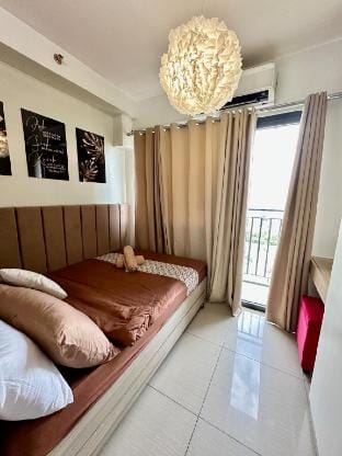 1br Shore 2 with City View | Near MOA & Airport T3 Apartment in Pasay
