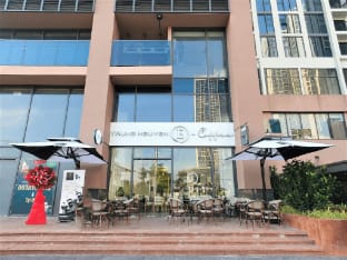 Eco Green Saigon - Free Gym & Netflix & Pool Apartment in Ho Chi Minh City