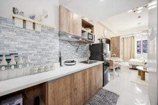 Modern Condo Near Cebu Airport w/Pool & Gym Access Apartment in Lapu-Lapu City