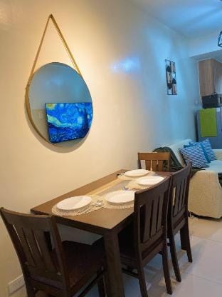 Cabin and Co a cozy stay near MOA Apartment in Pasay