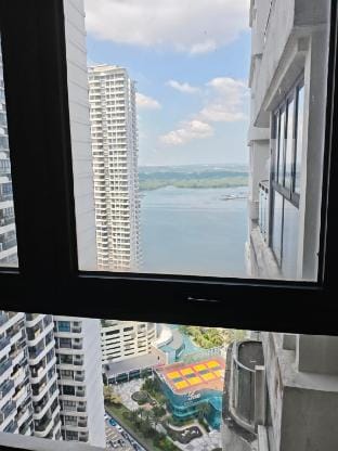 Beach, shopping, relax in Danga Bay, Johor Bahru Apartment in Johor Bahru